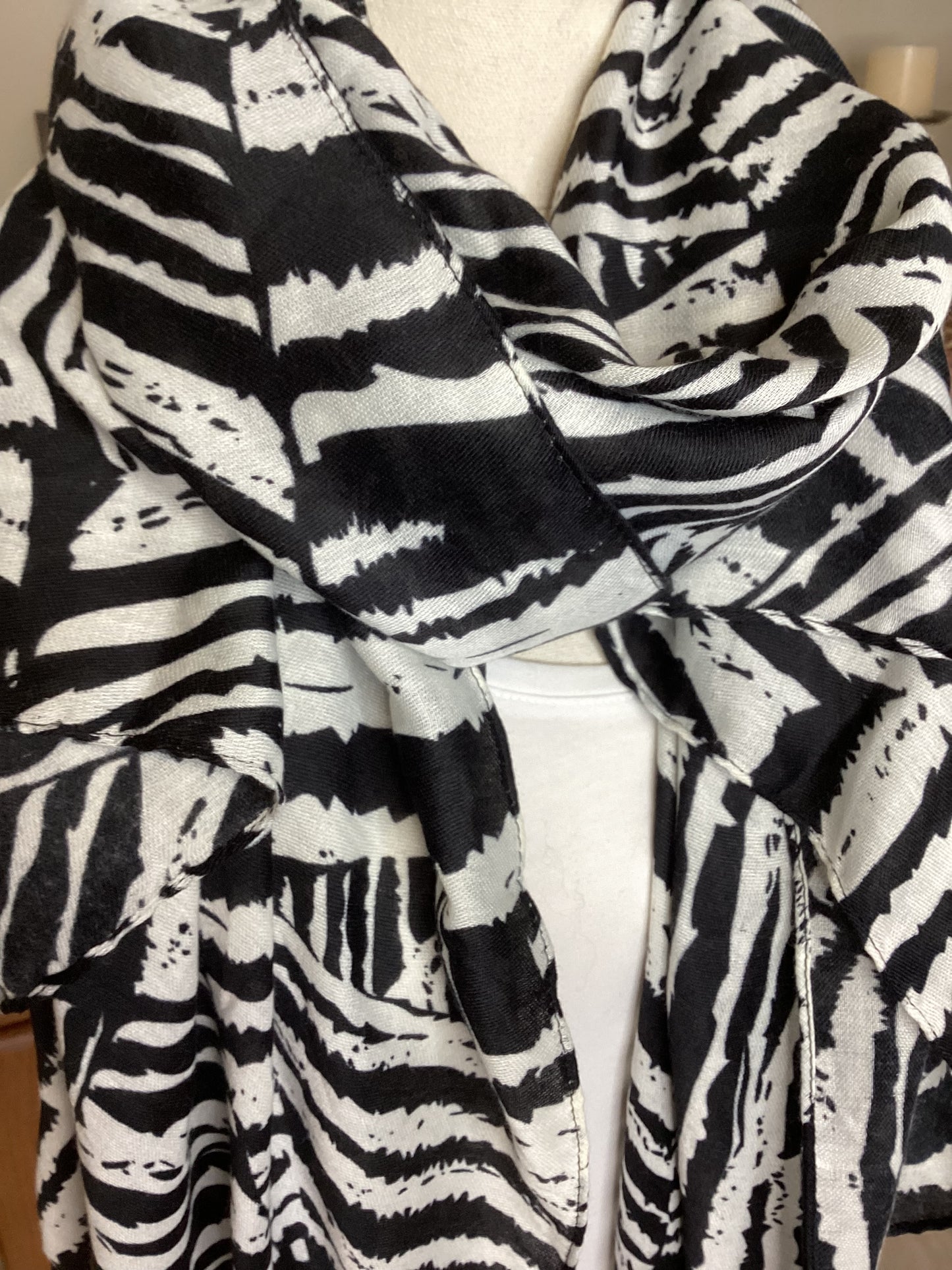 Mirage Black and White Scarf