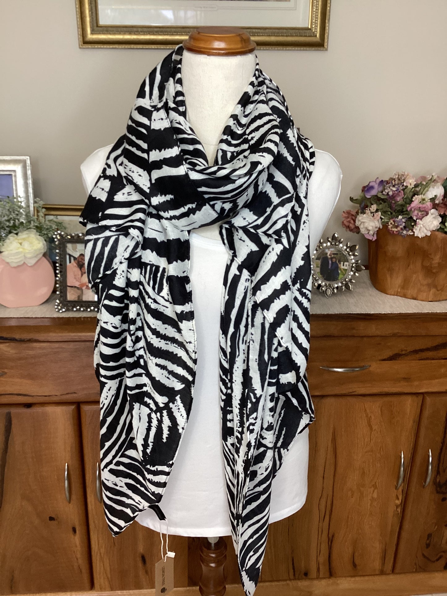 Mirage Black and White Scarf