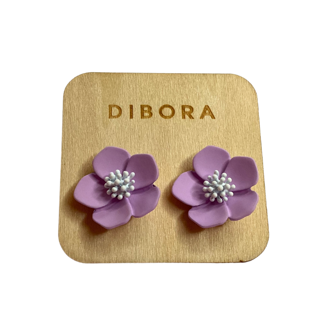 lilac flower stud earrings with a white centre