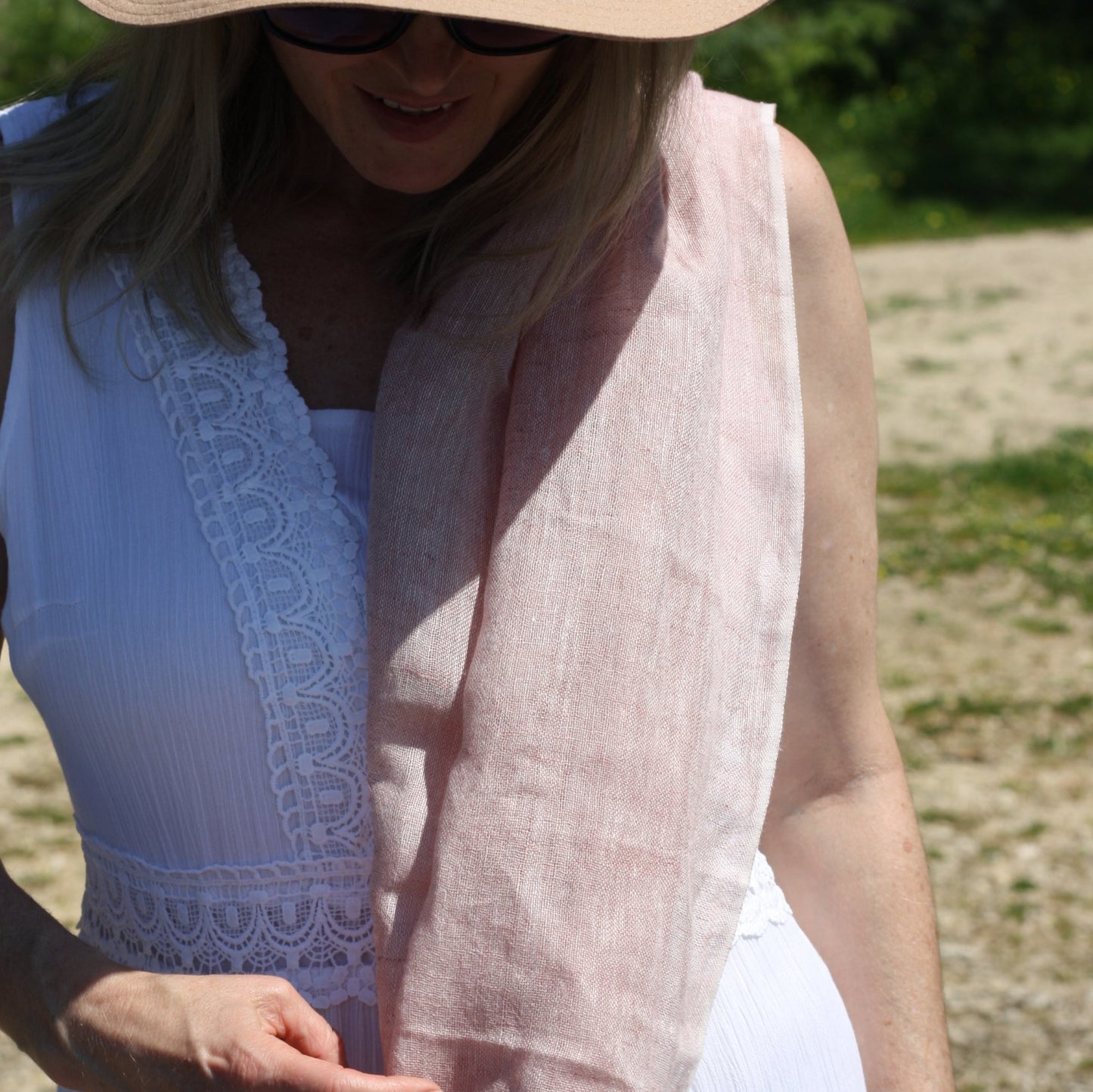 Marseille Linen Scarf in Dusty Pink